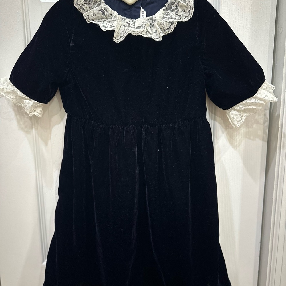 Janie and Jack Dark Blue Velvet Dress with White Lace Collar